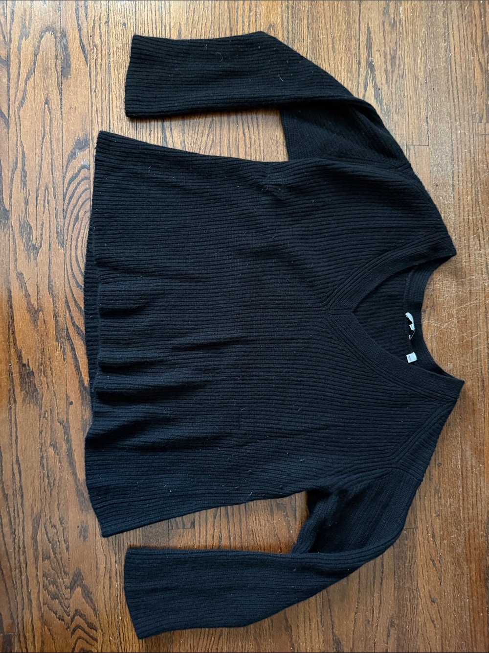 Vince Women's Black Ribbed Wool and Cashmere blend V-Neck Sweater